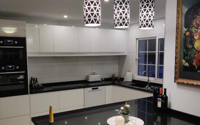 Spacious 700m2 villa, Golfers paradise.