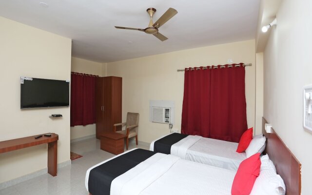Capital O 37885 Ekamra Inn