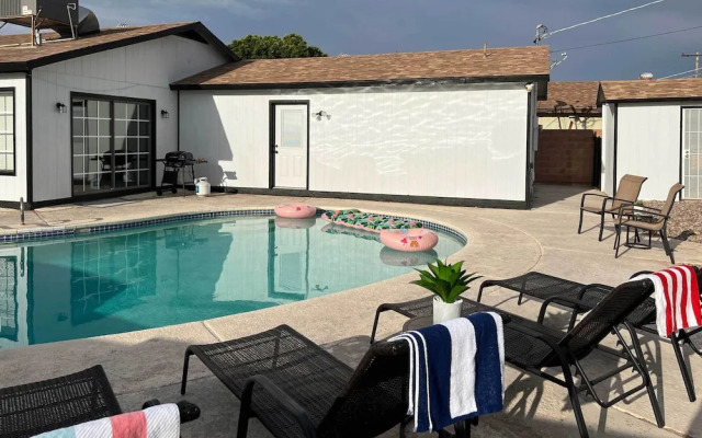 Stylish & Central Mesa Home With Private Pool!