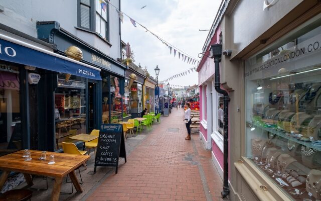 Heart of Brighton Town Centre by 9S Living