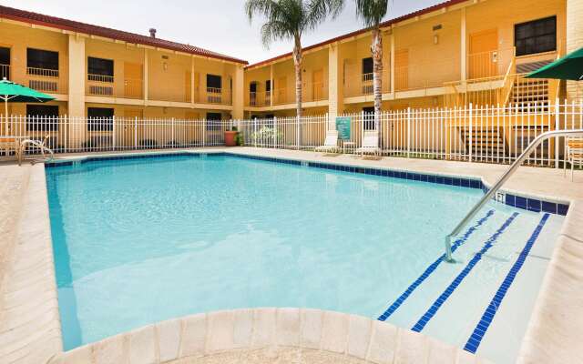 La Quinta Inn by Wyndham Victoria