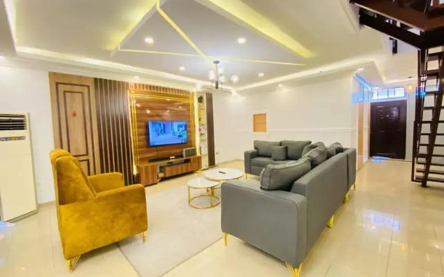 Deluxe Apartment