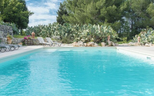 Elegant Farmhouse With Swimming Pool - Beahost