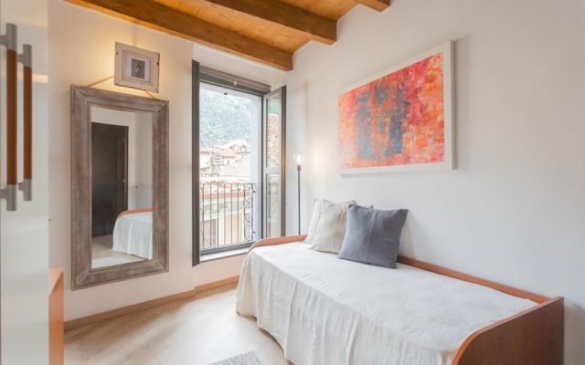 Luini 7 in Como With 2 Bedrooms and 1 Bathrooms