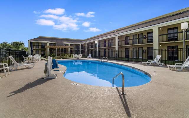 Quality Inn Coliseum