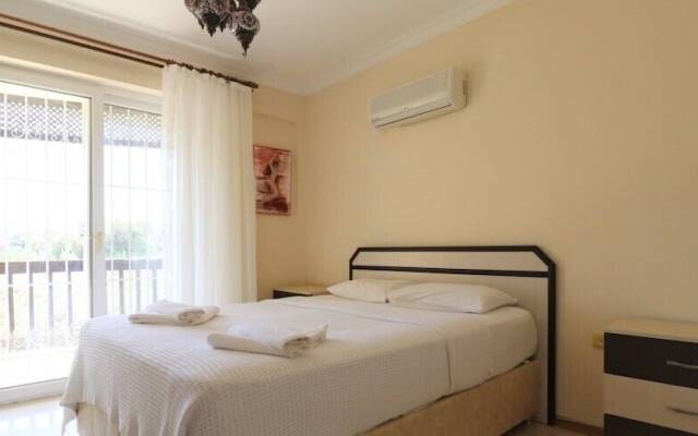 Villa RN4C by JoyLettings