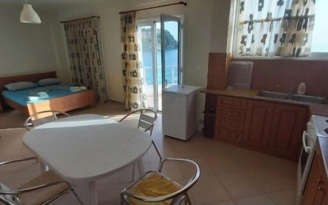 Magic Ionian Apartments & Rooms