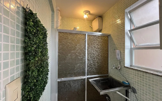 Spacious apartment on Copacabana beach