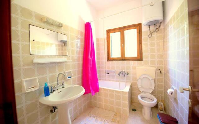Katerina Pool Apartments