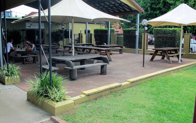 Royal Hotel Singleton