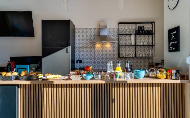 Bed and Breakfast Sky