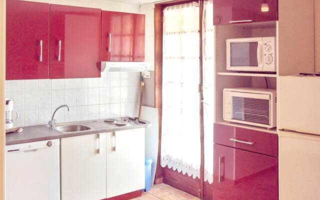 Apartment With 2 Bedrooms in Cavalaire-sur-mer, With Enclosed Garden -