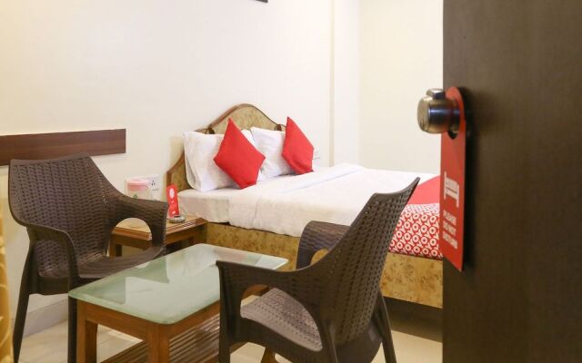 OYO 15090 Hotel Rajdeep