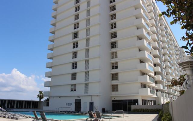 Pavillon 2 Br Condo With Terrace On Miami Beach Rsm 42058