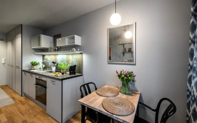 Spacious Flat for 6 at Wolska 15