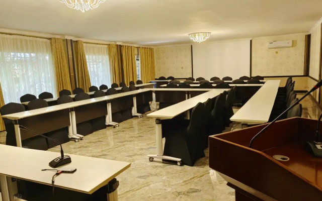 Mlambe Lodges Area 12