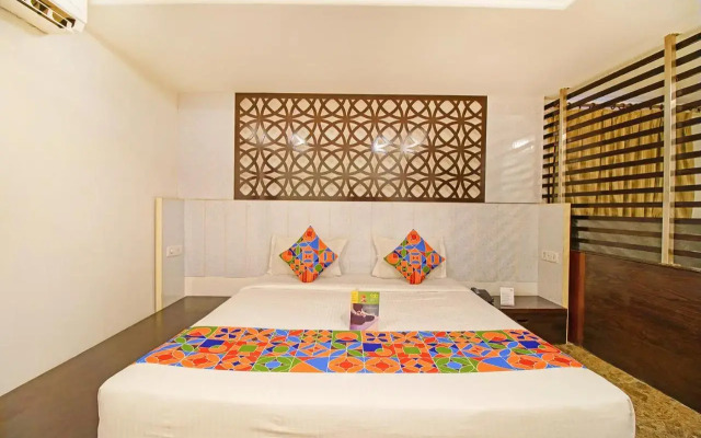 Fabhotel White Klove