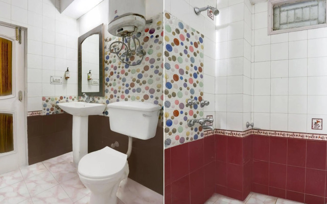 OYO 10692 Hotel Shubham