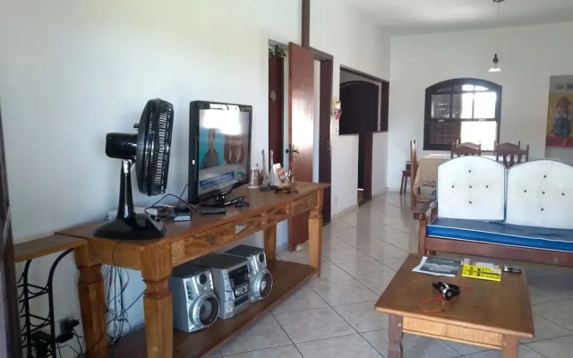Casa com 4 Suítes e Piscina em Búzios