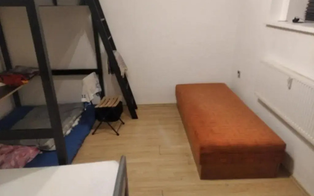 Economy flat 18 minutes from Vaclavske namesti