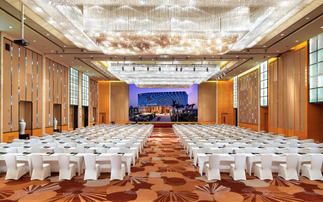 Hilton Guangzhou Baiyun - Free Shuttle for Canton Fair Period, Close to Luhu Golf Club & Leather Market