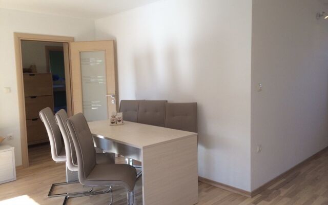 Apartment Hennion / Two Bedrooms A3 Liam