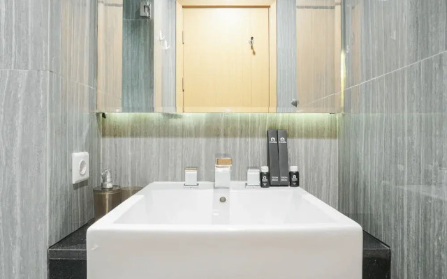 Luxurious Studio at Capitol Suites Apartment