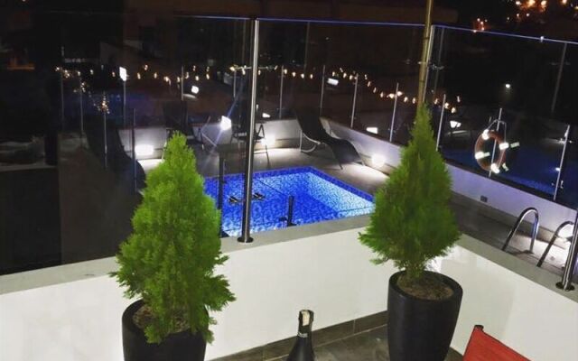 Hotel Grand H&R