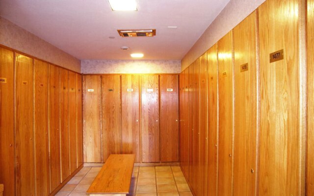 Lakeshore 1 Ba Studio condo by RedAwning