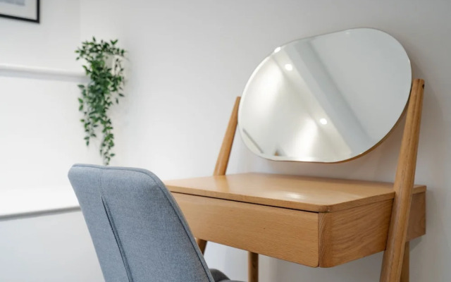 The Botanical Flat 1
