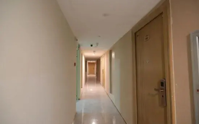 Moshanghuahuashui Intelligent Hotel (Baolong Square Branch)