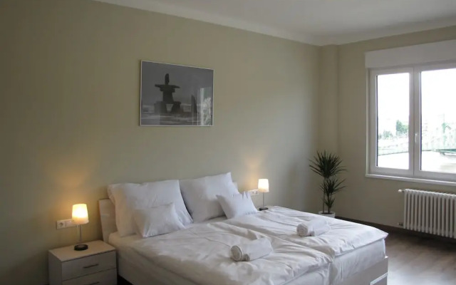 Empire of Liberty Apartment