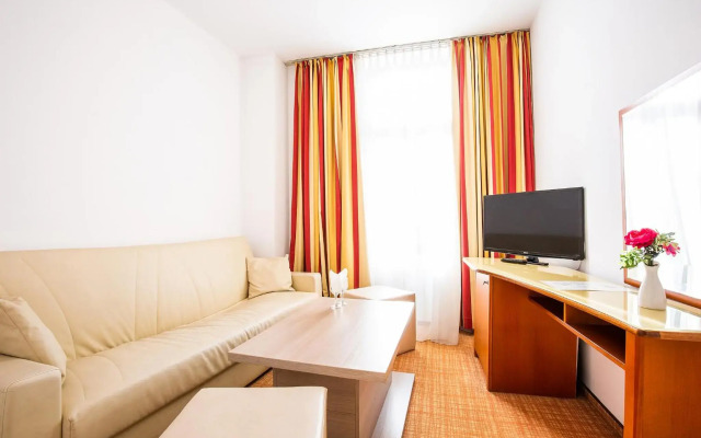 Hotel Dana 2