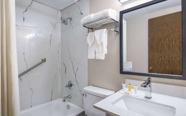 Super 8 by Wyndham Owatonna