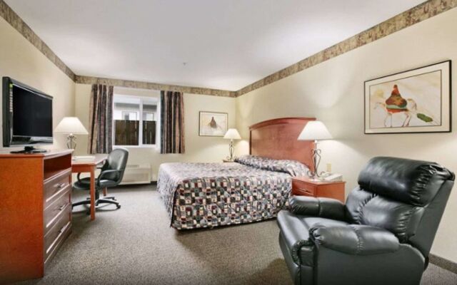 Toppenish Inn and Suites