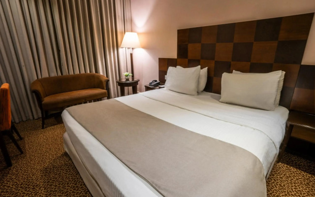Ayass Hotel