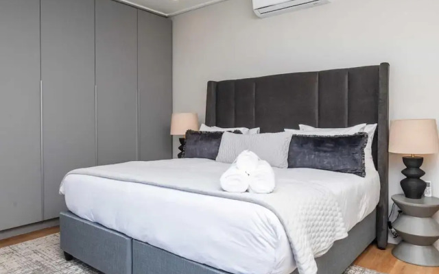Modern Central Secure Cape Town 2bed Bantry Suite