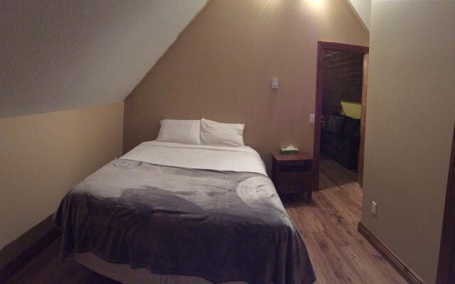 Escarpment Heights Motel