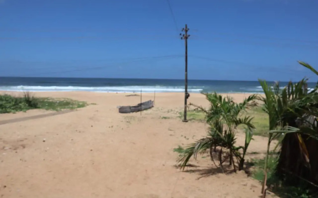 Angela Beach House ( Lui)