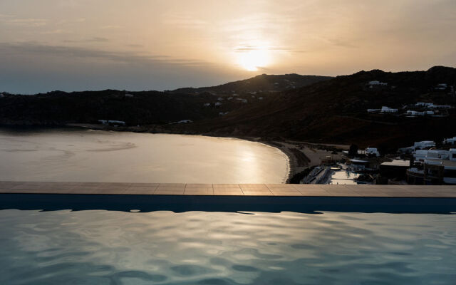 Cova Suites