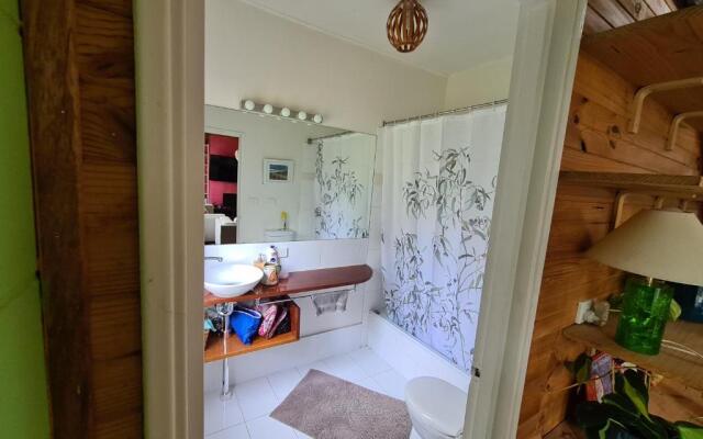 Spotted Gum Retreat at Mystery Bay