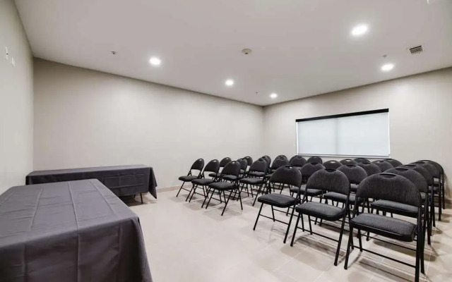 SureStay Studio by Best Western Conroe Downtown