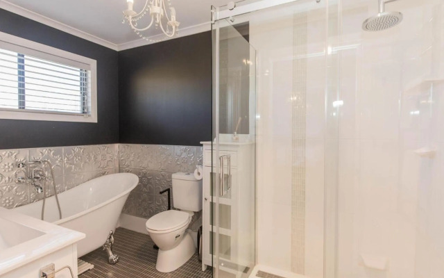 Oak & Barrel / 7 Twynam Street