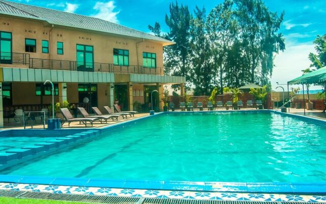 Hotel Hilltop Country Club