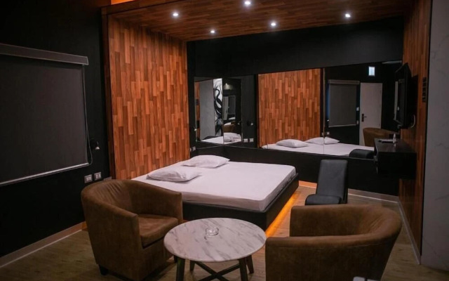 Orei' Suites & Spa