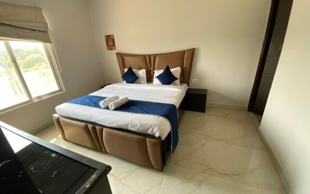 GoBravo 12 - Vansh 4Bhk Farm w/t Pool Sec135 Noida