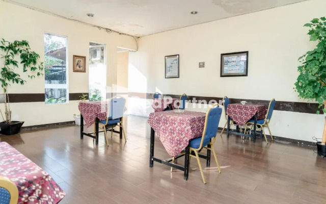 Reddoorz Plus @ Jl Kh Wahid Hasyim Medan