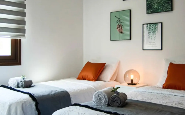 Phaedrus Living: Seaside Luxury Flat Lighthouse 53