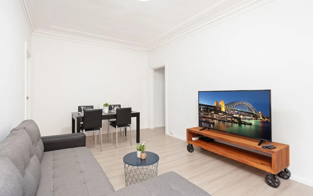 Newly Renovated Apt Close to CBD Unit 1