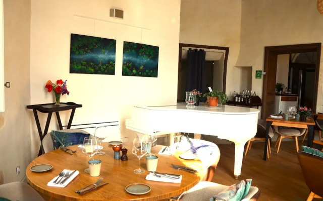 Le logis de l'abbaye de Saint Savin